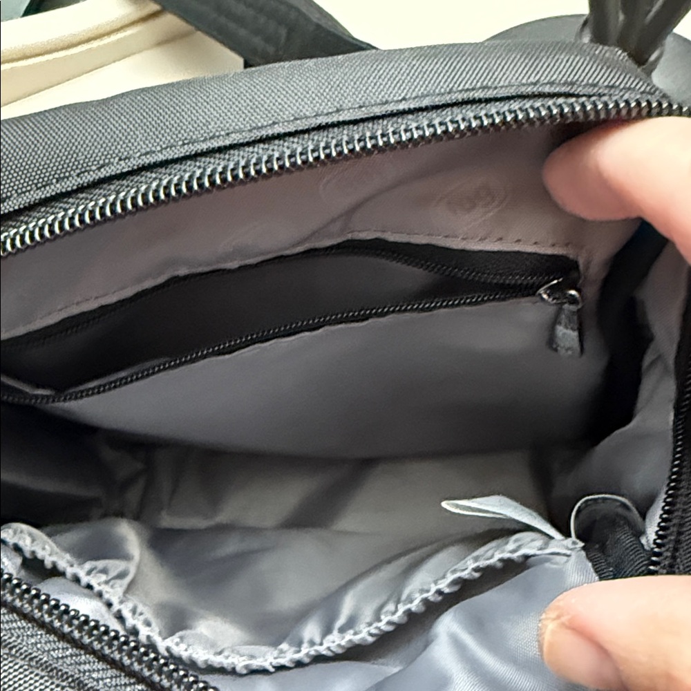 Lug Flapper black Bag - Picture 11 of 11